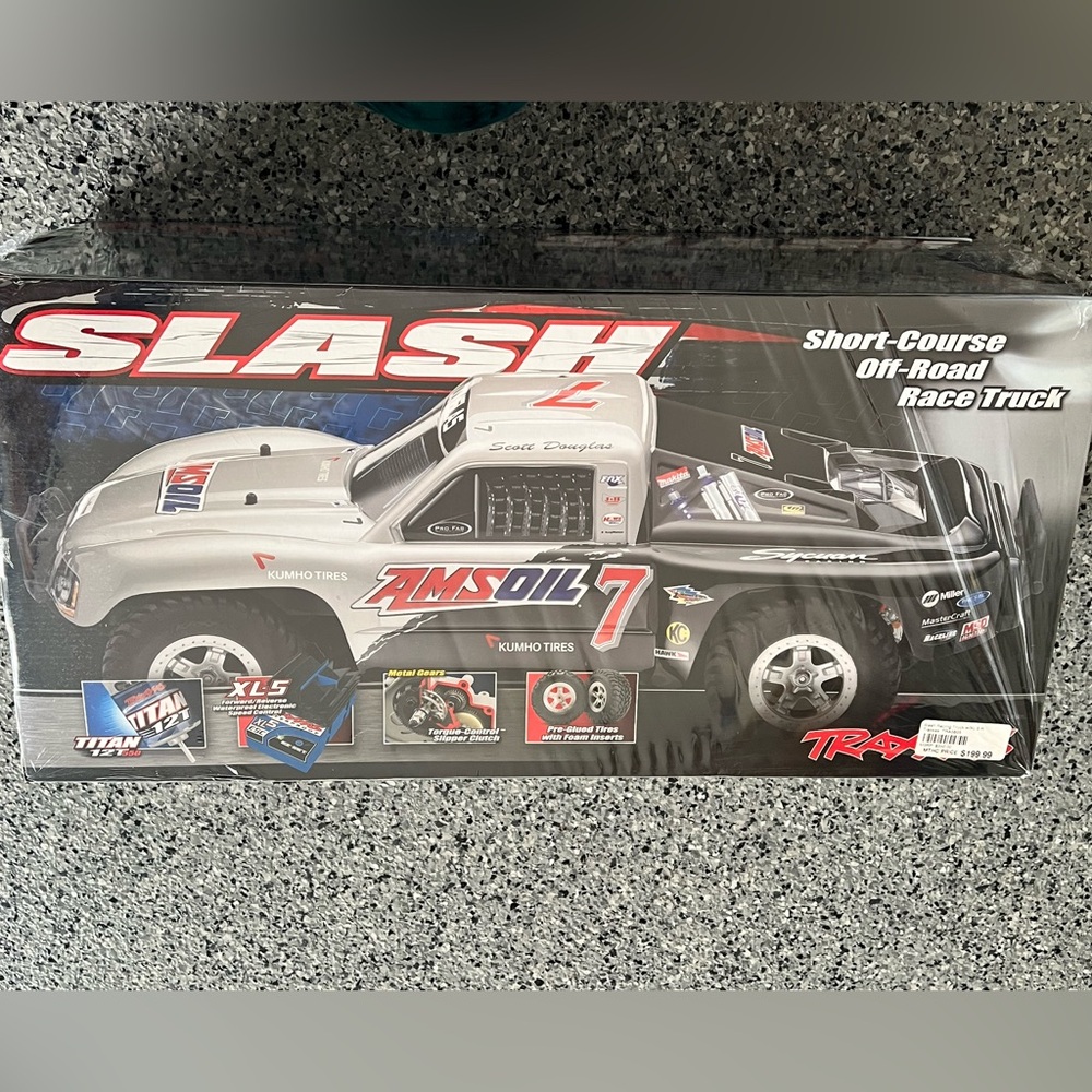 Traxxas Slash Team Amsoil Edition Scott Douglas / Mike Oberg Edition Model 5805